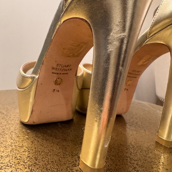 Stuart Weitzman DISCOPLATFORM gold platform sandal. Metallic gold leather.  6.5 - Picture 8 of 10